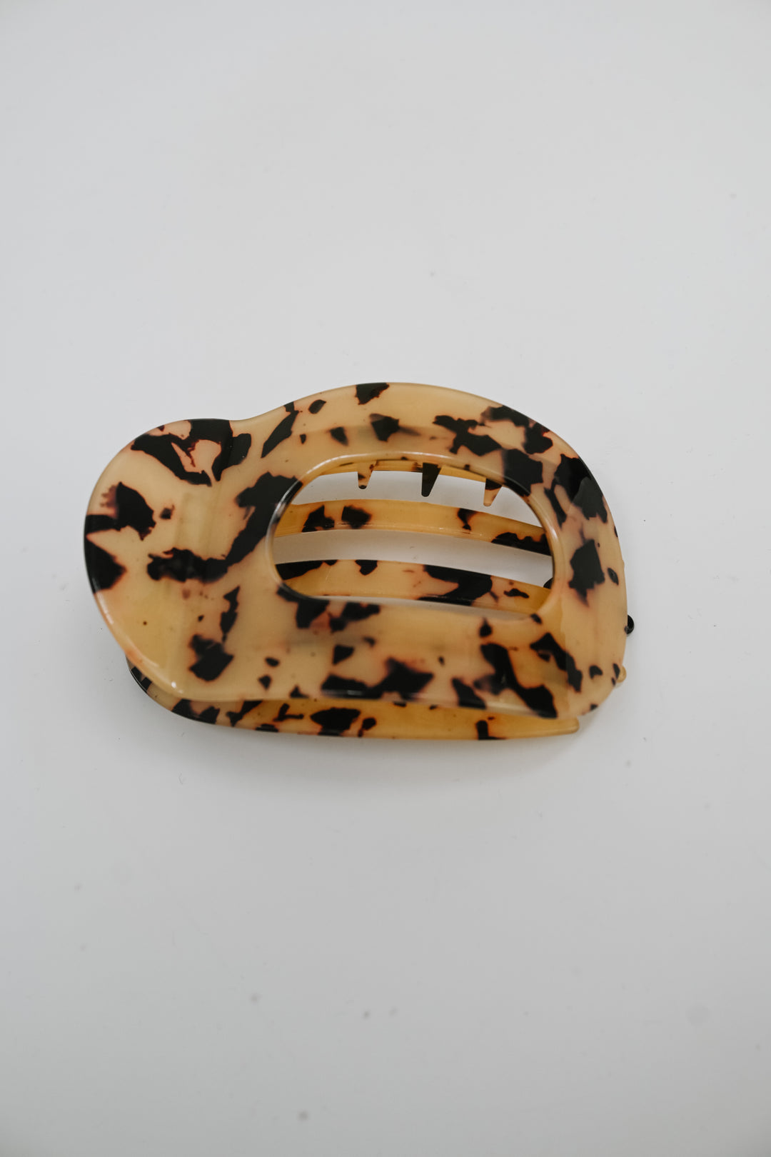 The Sandy Claw Clip